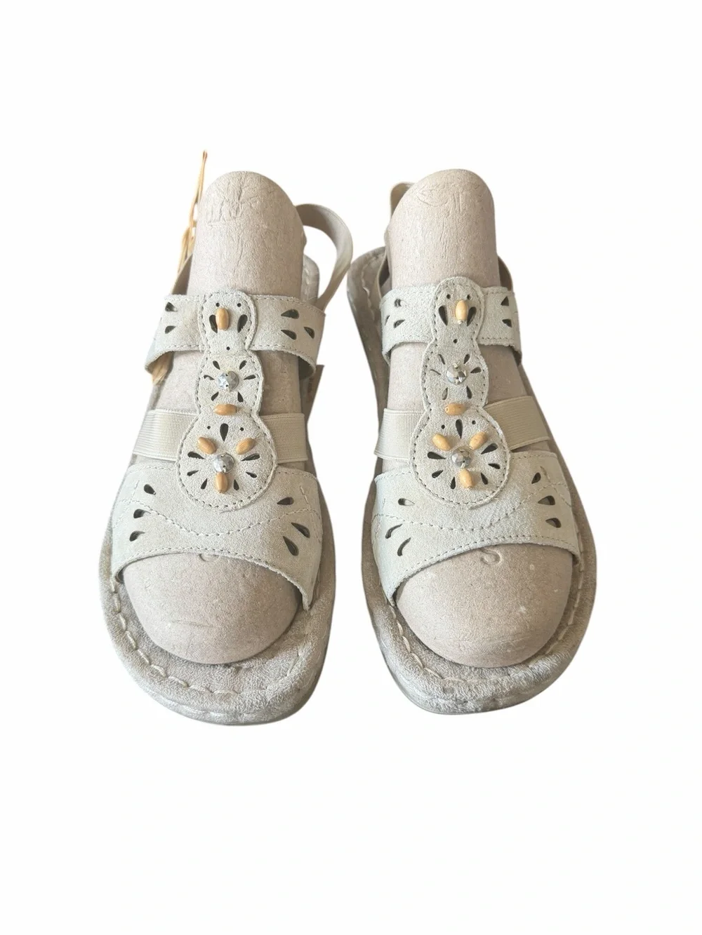 NWT🌺Earth Spirit•Beige Beaded Strappy Slip On Sandals